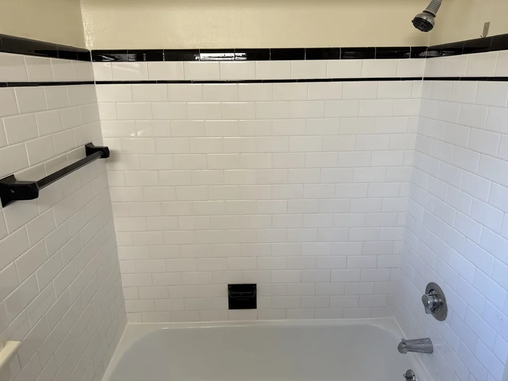 Studio bed, 1 bath apartment for rent at 16 Columbian St Unit 5, Weymouth — photo 5 of 8