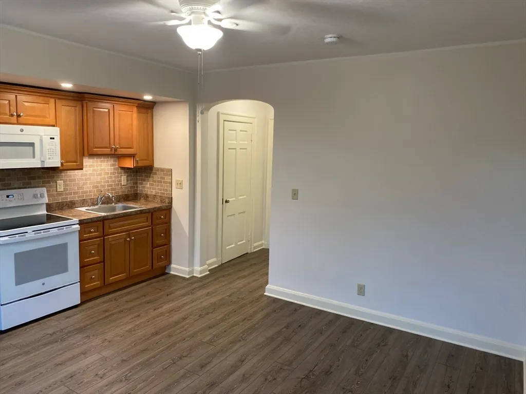 Studio bed, 1 bath apartment for rent at 16 Columbian St Unit 6, South Weymouth — photo 6 of 11