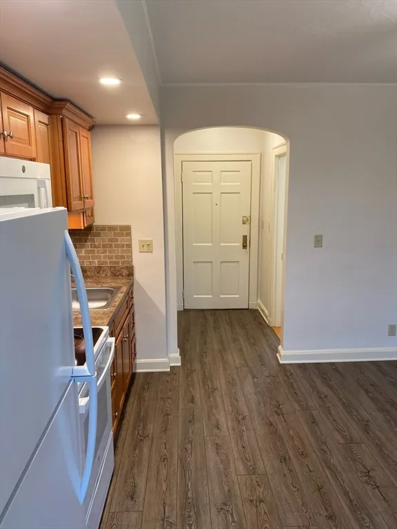 Studio bed, 1 bath apartment for rent at 16 Columbian St Unit 6, South Weymouth — photo 5 of 11