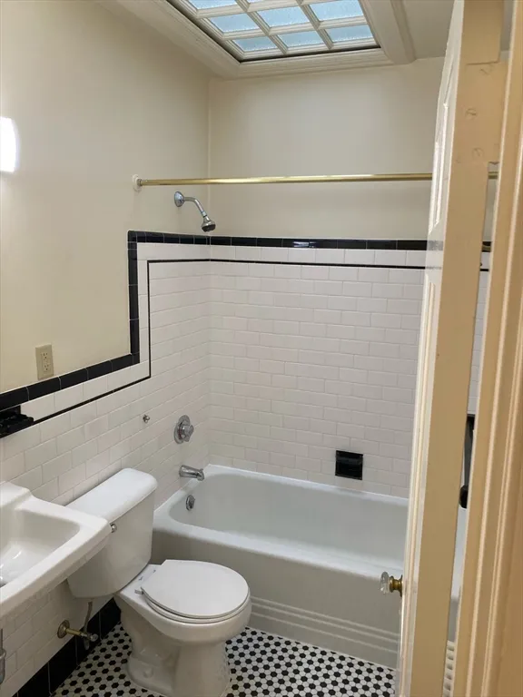 Studio bed, 1 bath apartment for rent at 16 Columbian St Unit 6, South Weymouth — photo 9 of 11