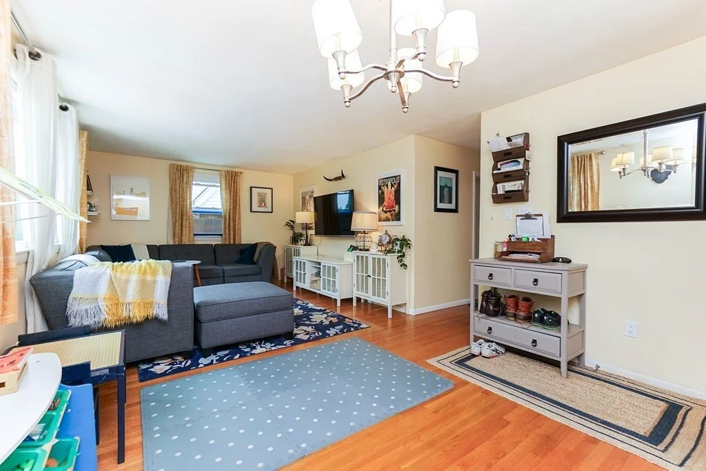 3 bed, 1 bath apartment for rent at 16 Copeland St Unit 16, Watertown — photo 2 of 15