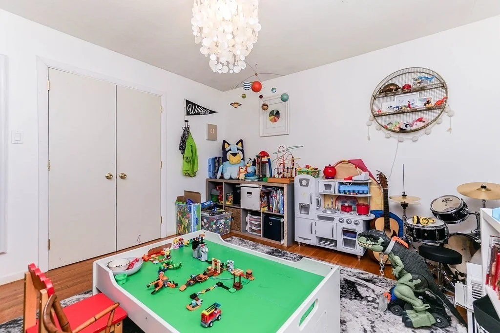 3 bed, 1 bath apartment for rent at 16 Copeland St Unit 16, Watertown — photo 11 of 15