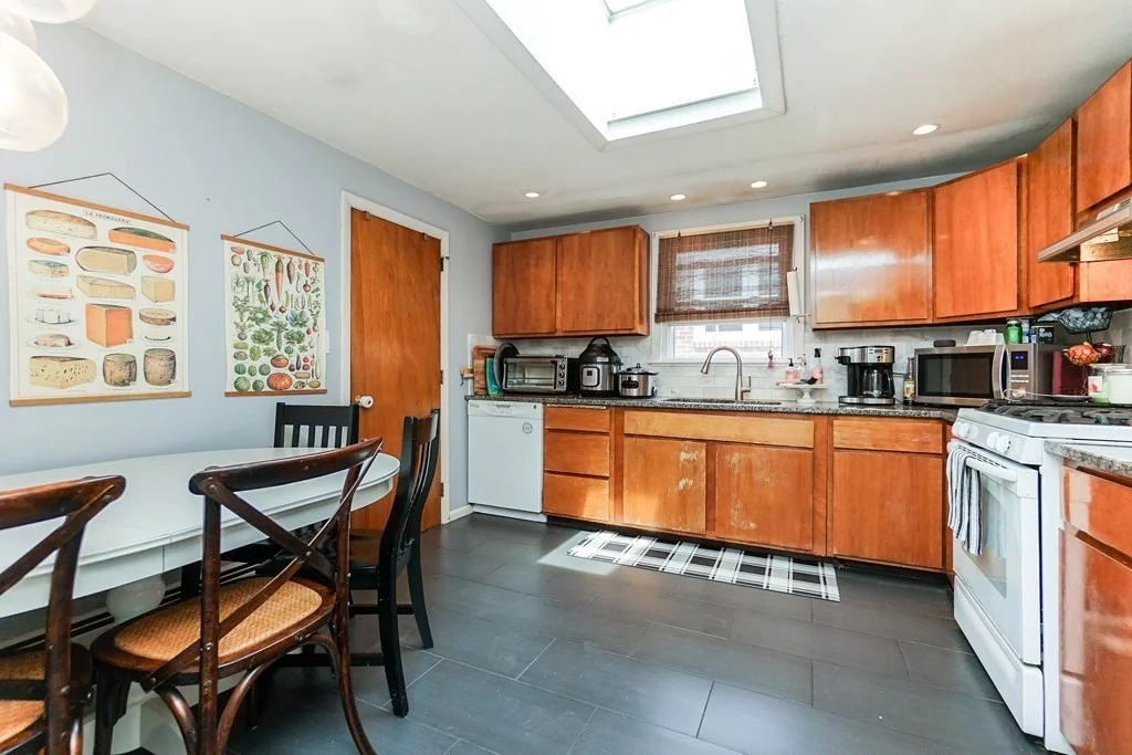 3 bed, 1 bath apartment for rent at 16 Copeland St Unit 16, Watertown — photo 6 of 15