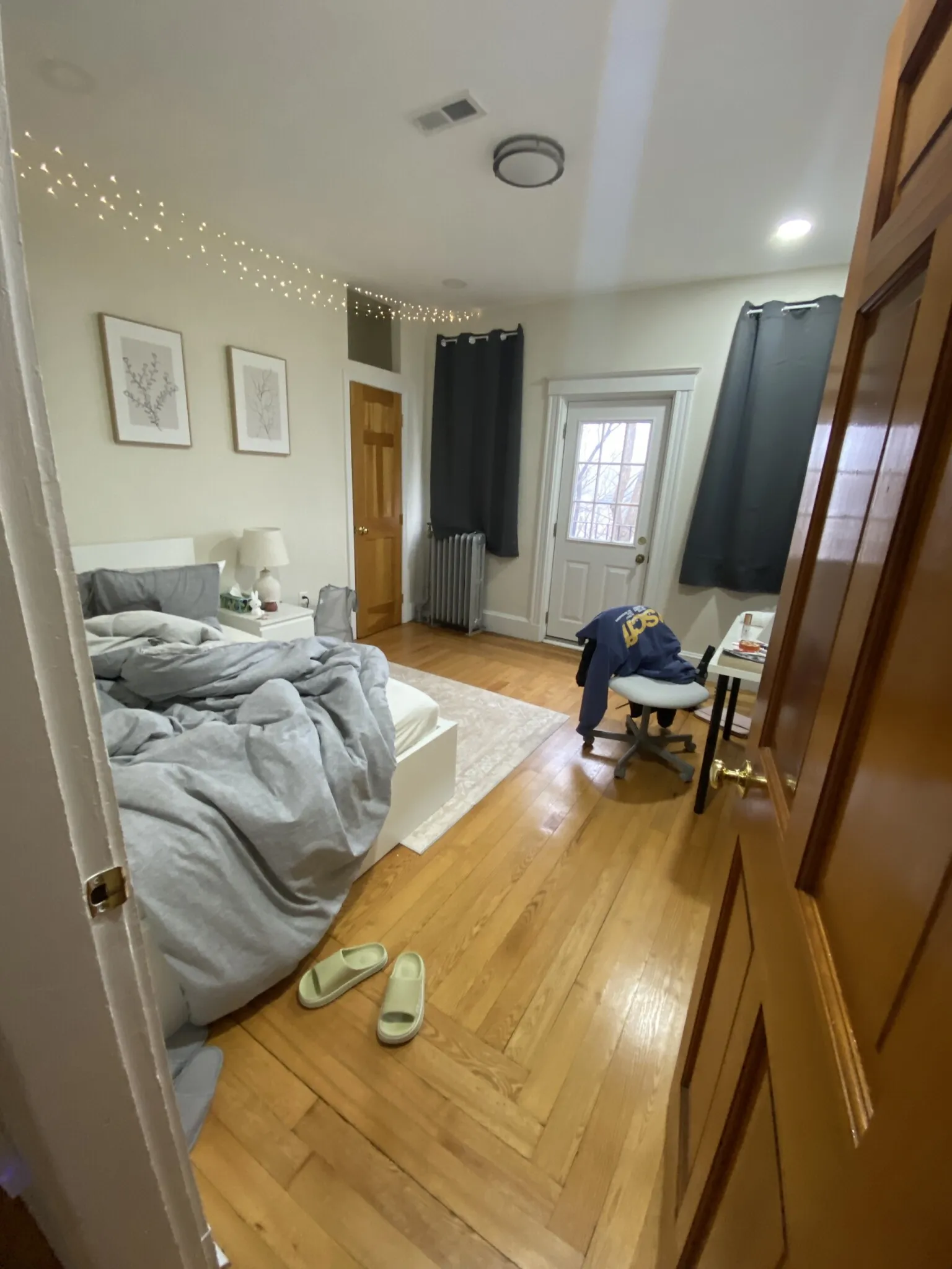 4 bed, 2 bath apartment for rent at 16 Copenger St Unit 2, Mission Hill — photo 3 of 40