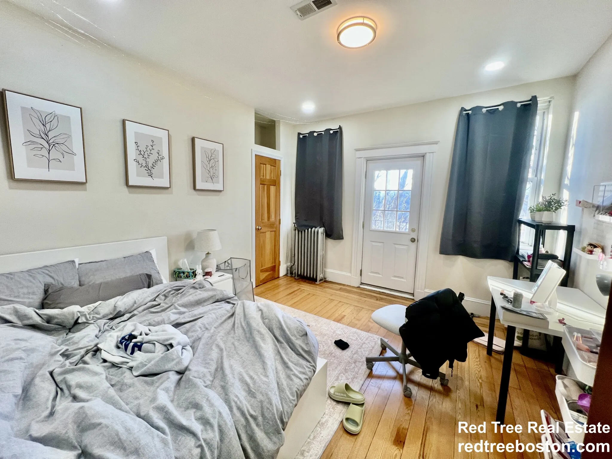 4 bed, 2 bath apartment for rent at 16 Copenger St Unit 2A, Mission Hill — photo 4 of 12