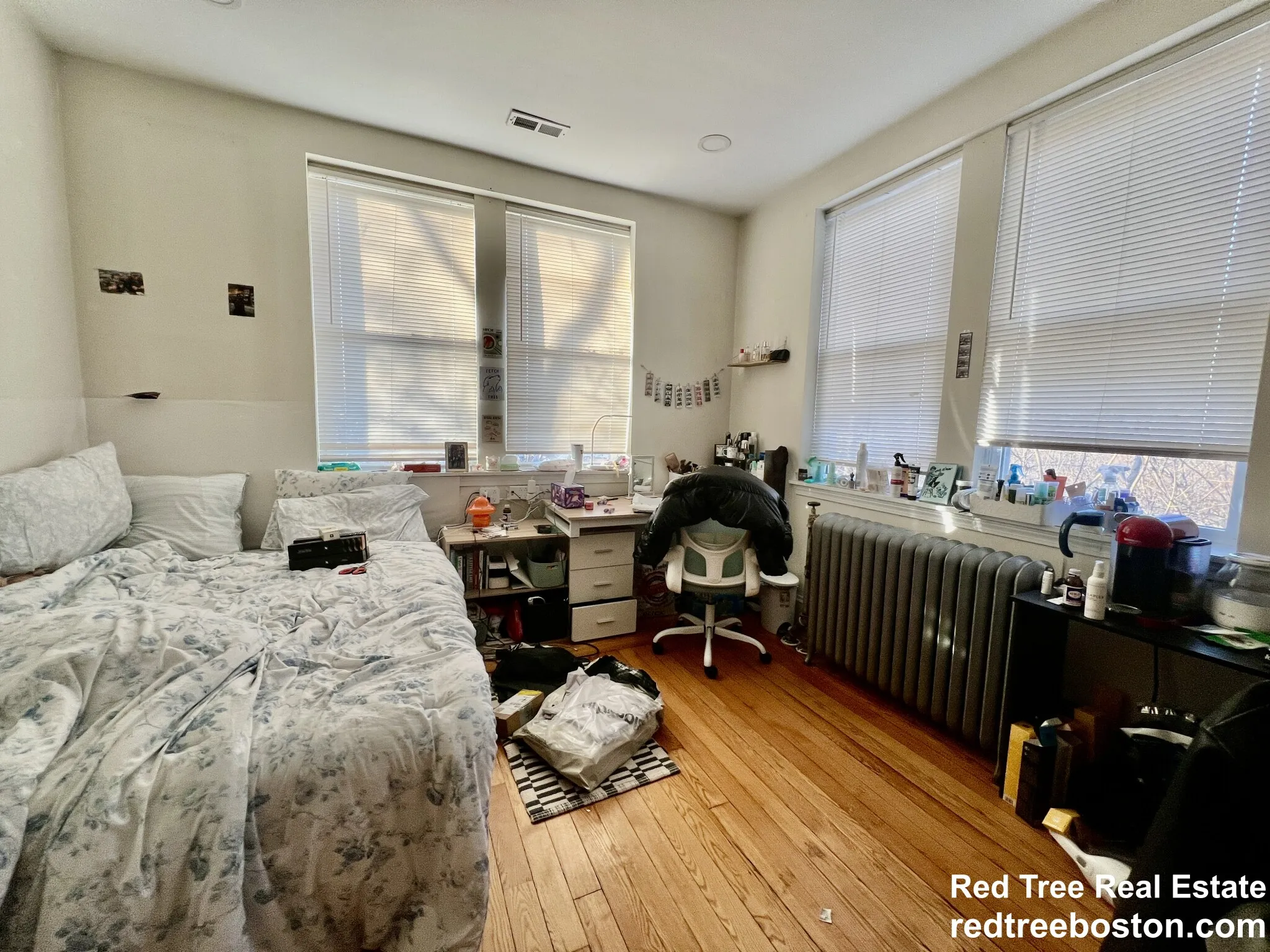 4 bed, 2 bath apartment for rent at 16 Copenger St Unit 2A, Mission Hill — photo 3 of 12
