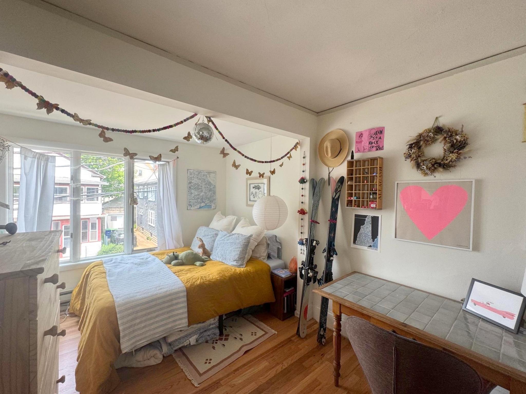 3.5 bed, 1 bath apartment for rent at 16 Corinthian Rd Unit 2, Tufts — photo 11 of 19