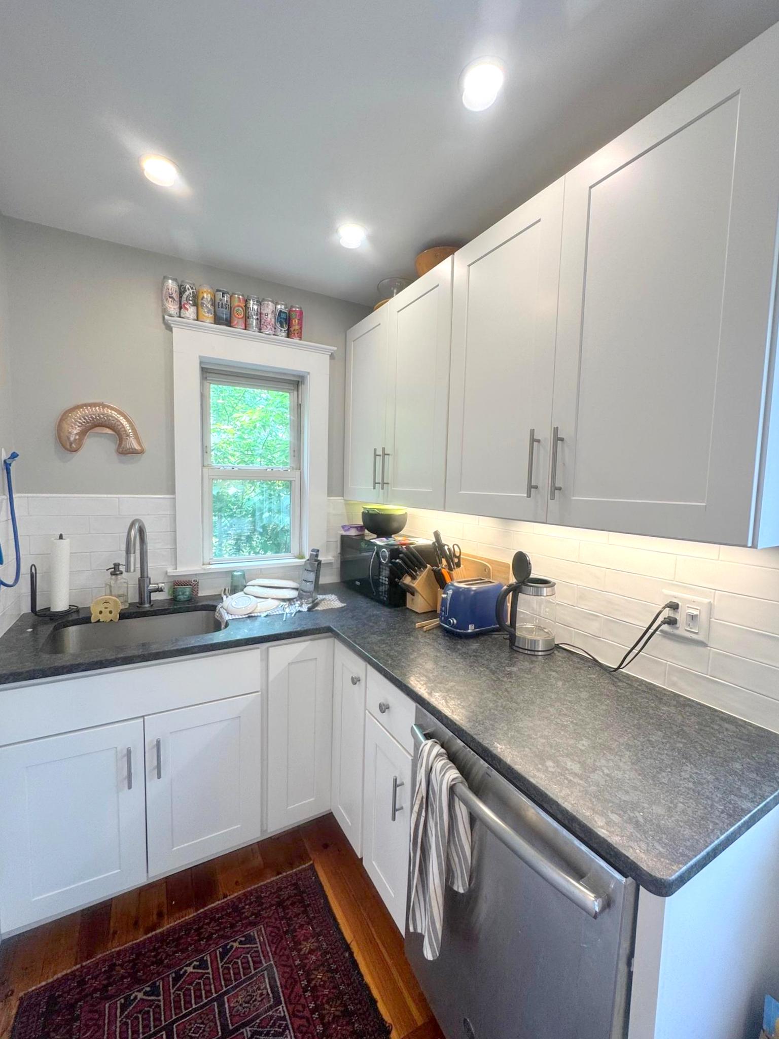 3.5 bed, 1 bath apartment for rent at 16 Corinthian Rd Unit 2, Tufts — photo 5 of 19