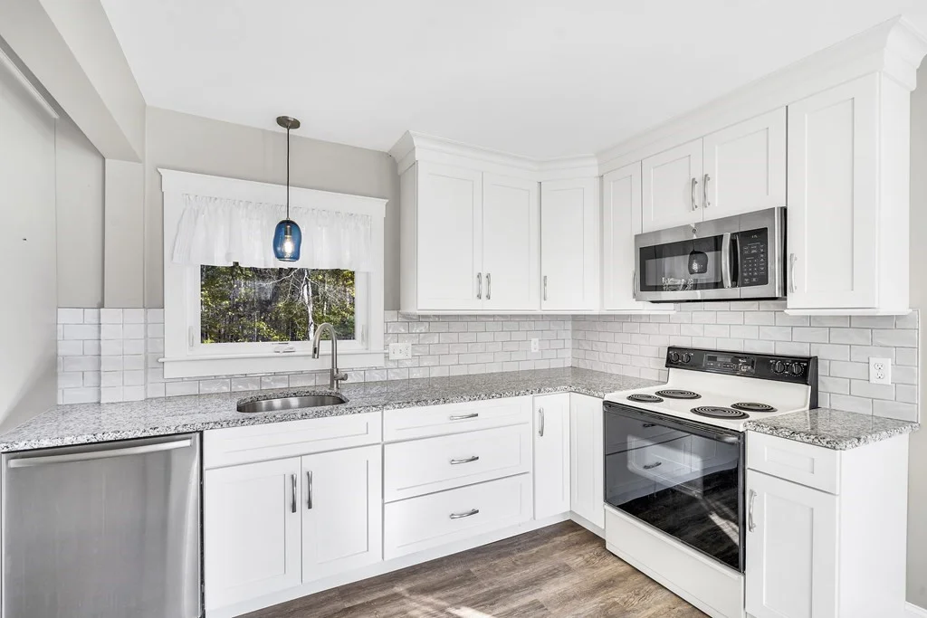 4 bed, 1 bath apartment for rent at 16 County St Unit 2, Foxborough — photo 16 of 39