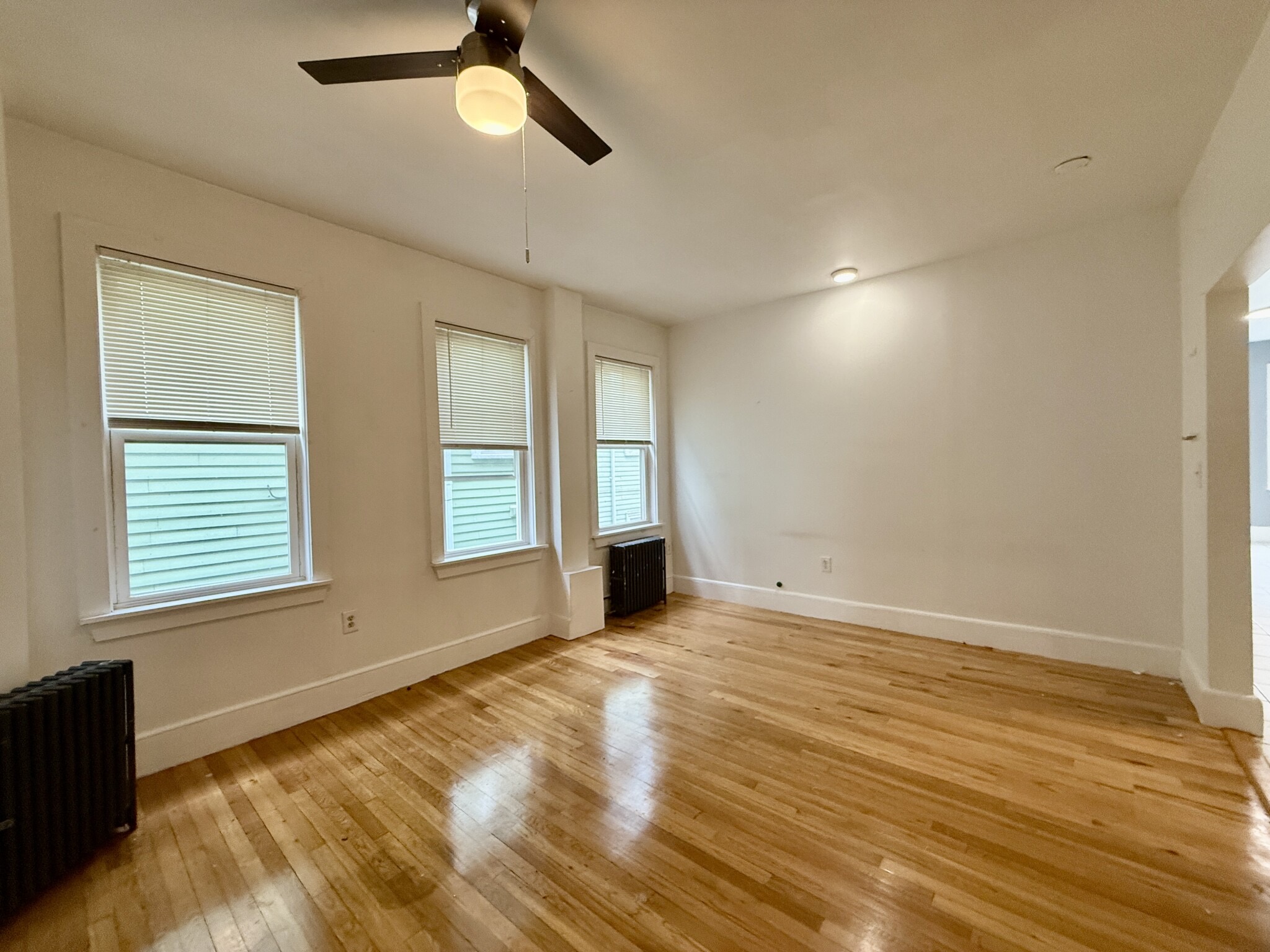 2 bed, 1 bath apartment for rent at 16 Creighton St Unit 2, Jamaica Plain — photo 3 of 7