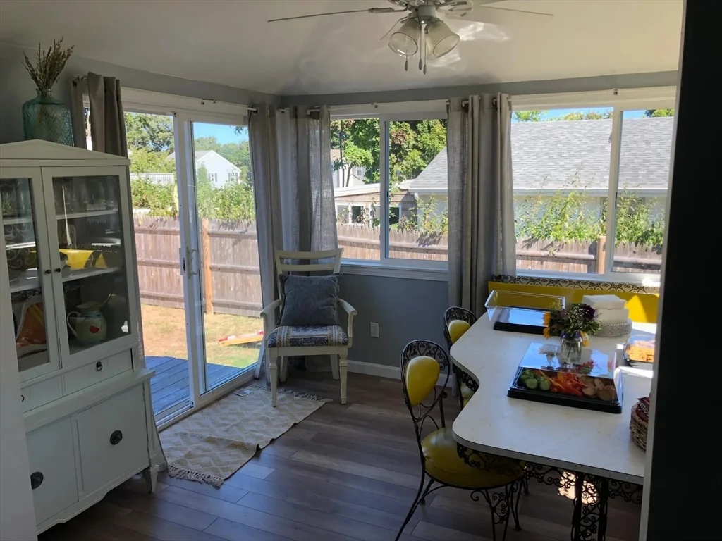 3 bed, 1 bath apartment for rent at 16 Cricket Ln, Rexhame — photo 12 of 15