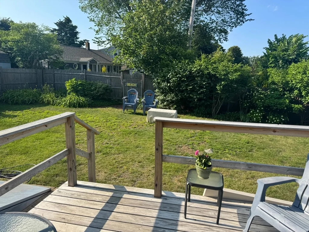 3 bed, 1 bath apartment for rent at 16 Cricket Ln, Rexhame — photo 13 of 15