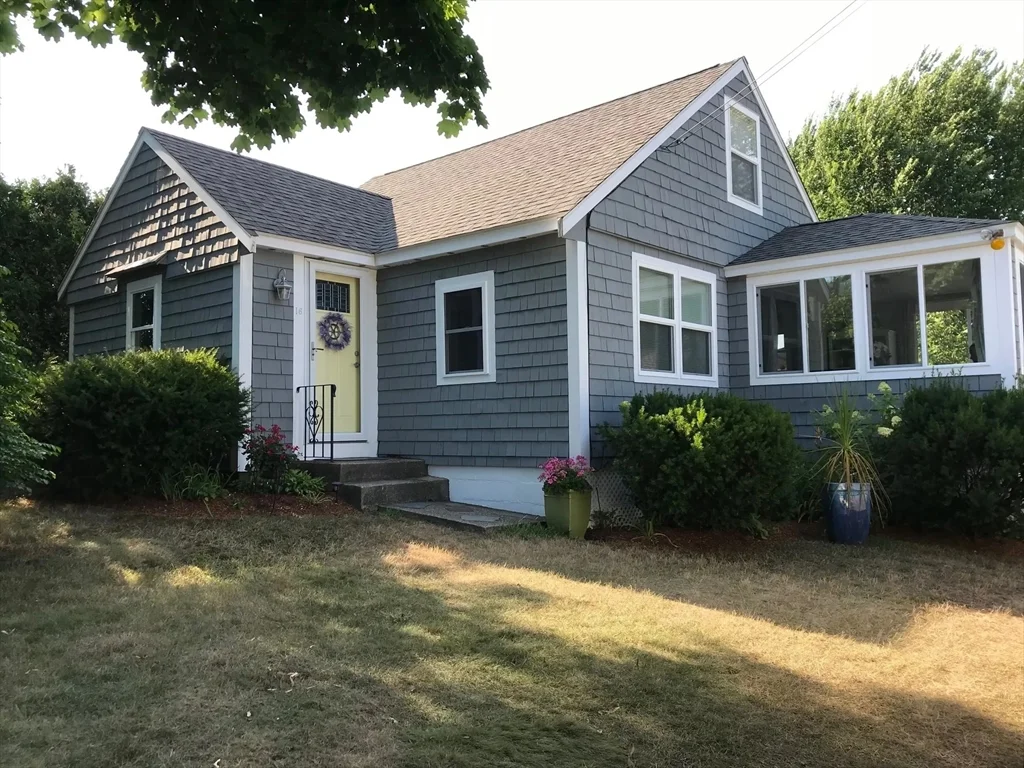 3 bed, 1 bath apartment for rent at 16 Cricket Ln, Rexhame — photo 15 of 15