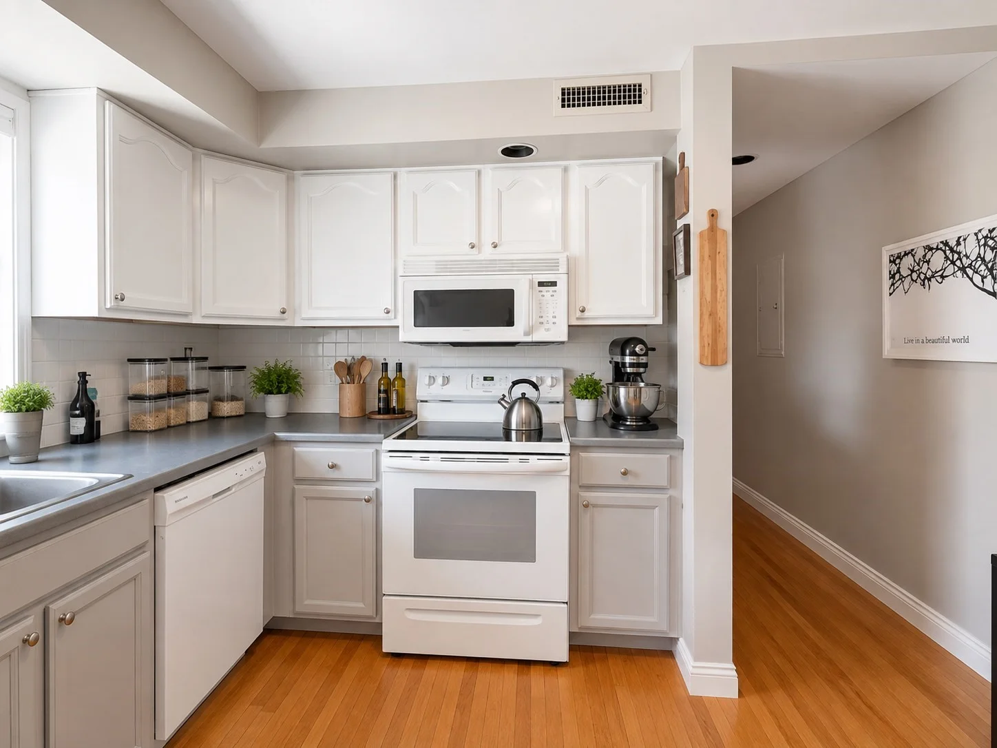 2 bed, 1 bath apartment for rent at 16 Cross Street East Unit 2, East Somerville — photo 3 of 15