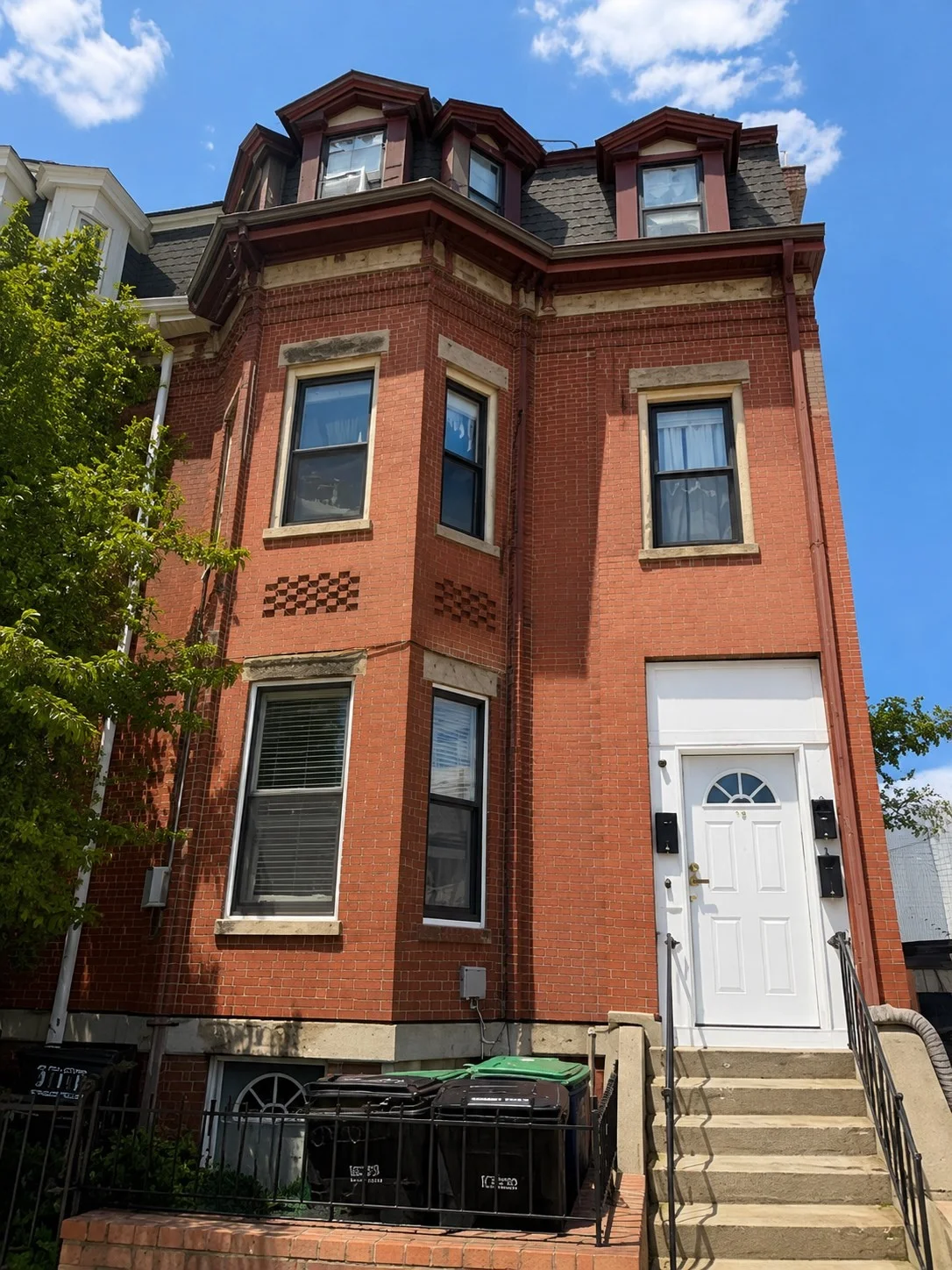 2 bed, 1 bath apartment for rent at 16 Cross Street East Unit 2, East Somerville