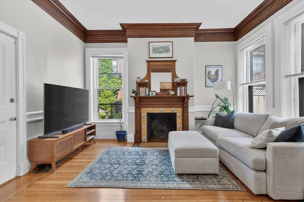 1 bed, 1 bath apartment for rent at 16 Cumberland St Unit 2, Back Bay — photo 2 of 15