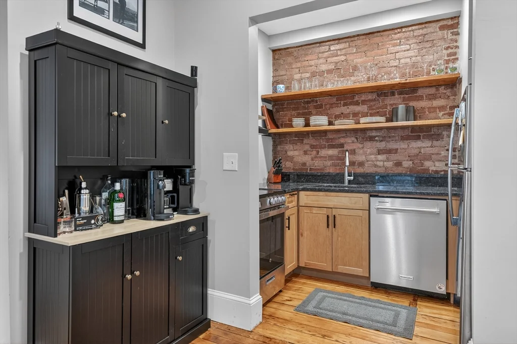 1 bed, 1 bath apartment for rent at 16 Cumberland St Unit 2, Back Bay — photo 6 of 15