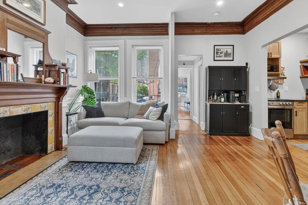 1 bed, 1 bath apartment for rent at 16 Cumberland St Unit 2, Back Bay — photo 3 of 15