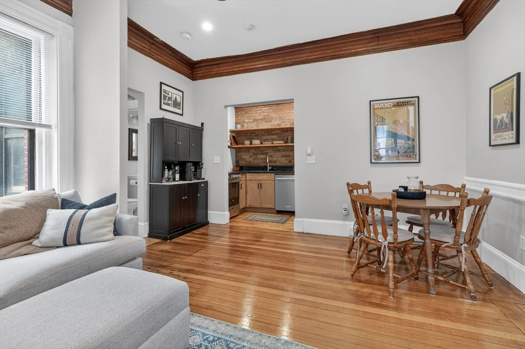 1 bed, 1 bath apartment for rent at 16 Cumberland St Unit 2, Back Bay — photo 4 of 15