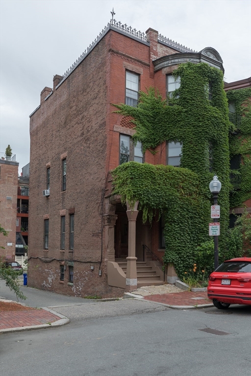 Studio bed, 1 bath apartment for rent at 16 Cumberland St Unit 3, South End — photo 11 of 11