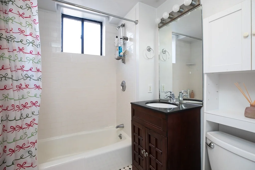 Studio bed, 1 bath apartment for rent at 16 Cumberland St Unit 4, Back Bay — photo 6 of 8