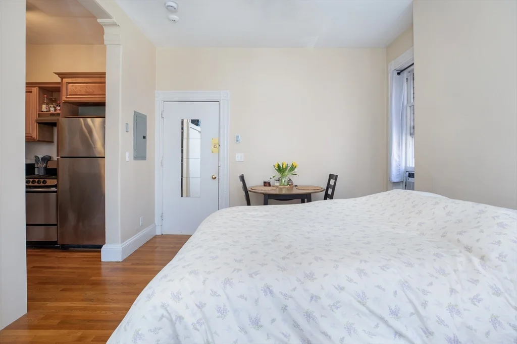 Studio bed, 1 bath apartment for rent at 16 Cumberland St Unit 4, Back Bay — photo 5 of 8