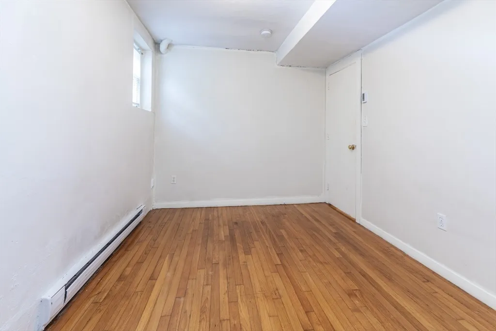 3 bed, 1 bath apartment for rent at 16 Cumberland St Unit B, Back Bay — photo 11 of 13