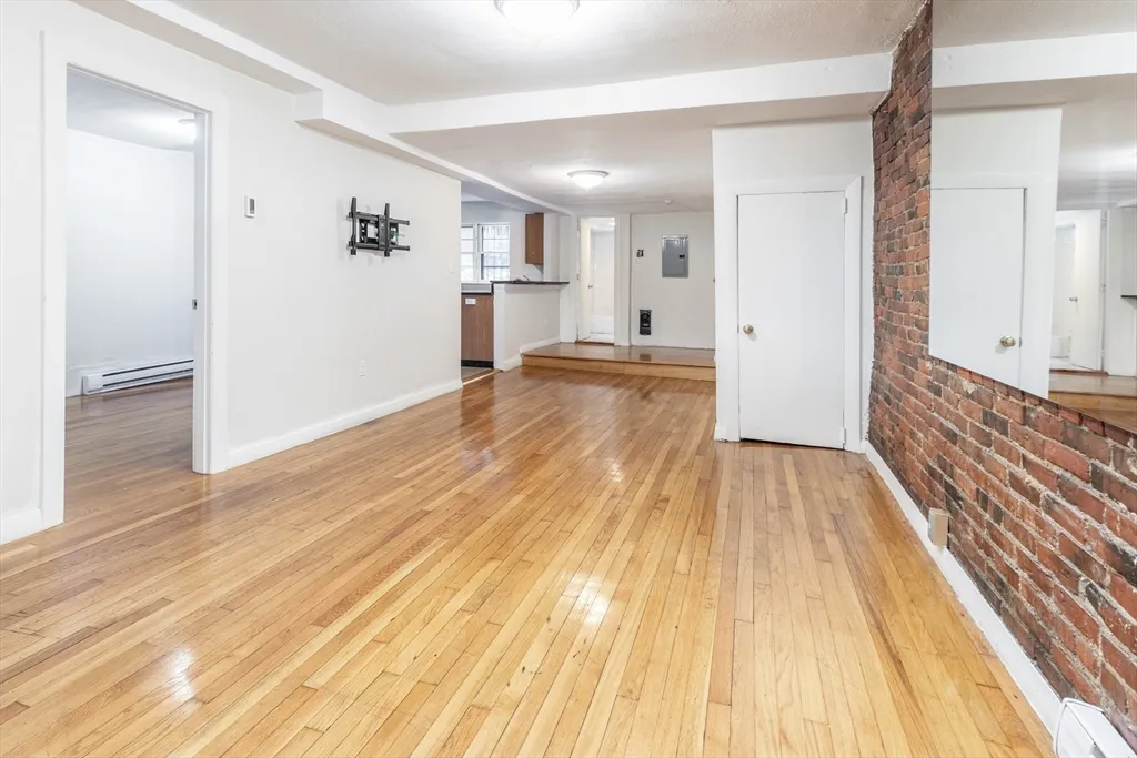 3 bed, 1 bath apartment for rent at 16 Cumberland St Unit B, Back Bay — photo 2 of 13