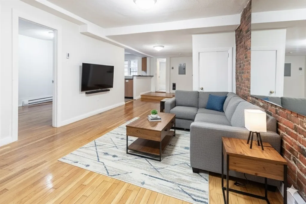 3 bed, 1 bath apartment for rent at 16 Cumberland St Unit B, Back Bay — photo 1 of 13