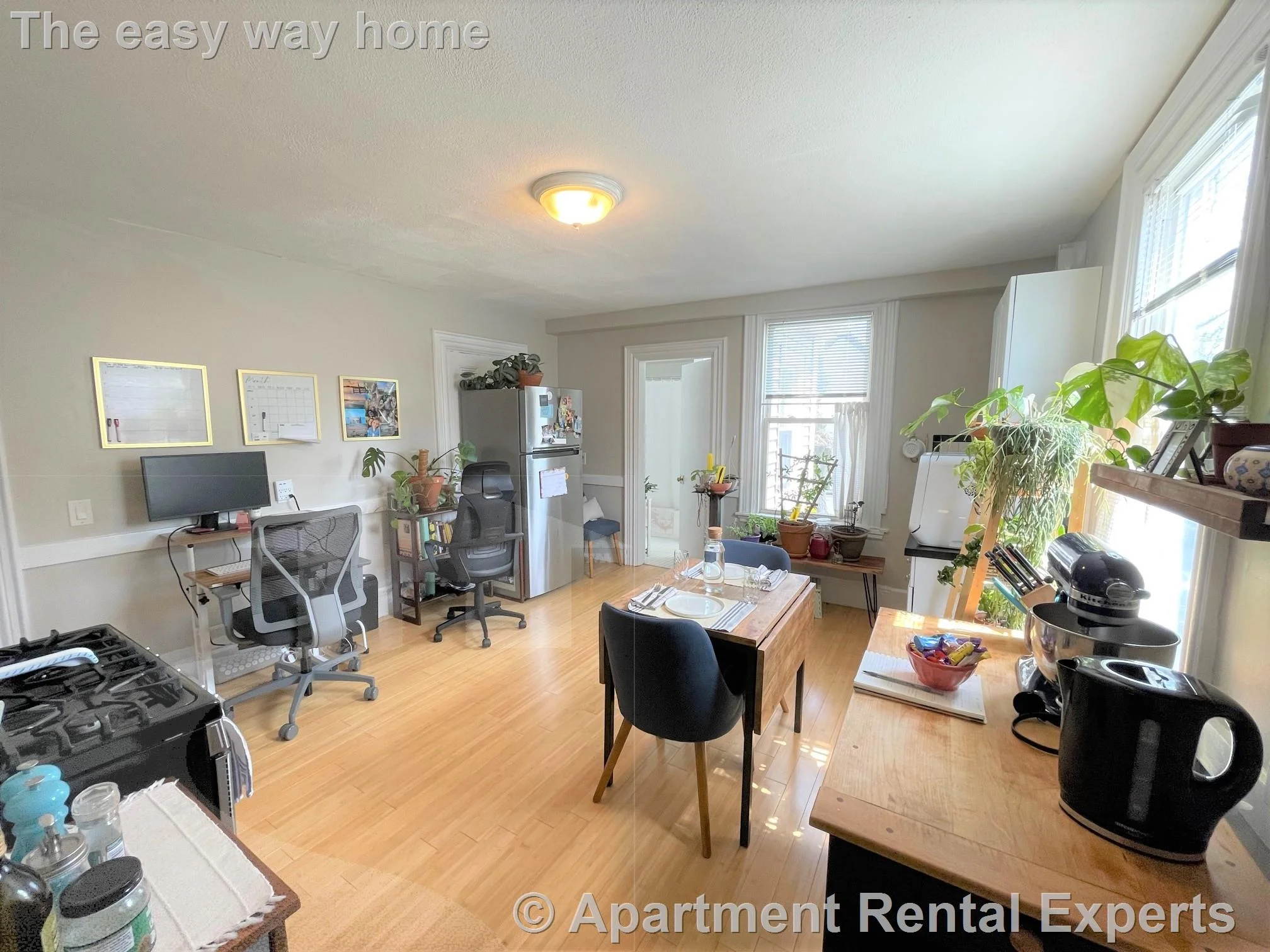 1 bed, 1 bath apartment for rent at 16 Cutter St Unit 2R, Sullivan Square — photo 2 of 10