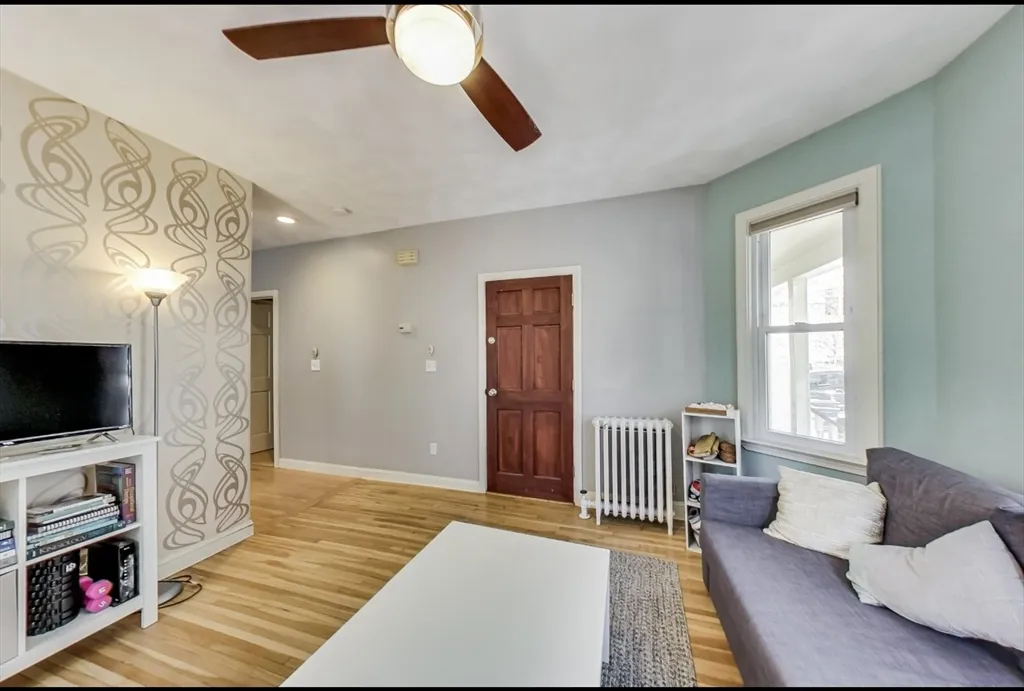 3 bed, 1 bath apartment for rent at 16 Cypress St Unit 1, Spring Hill — photo 8 of 21
