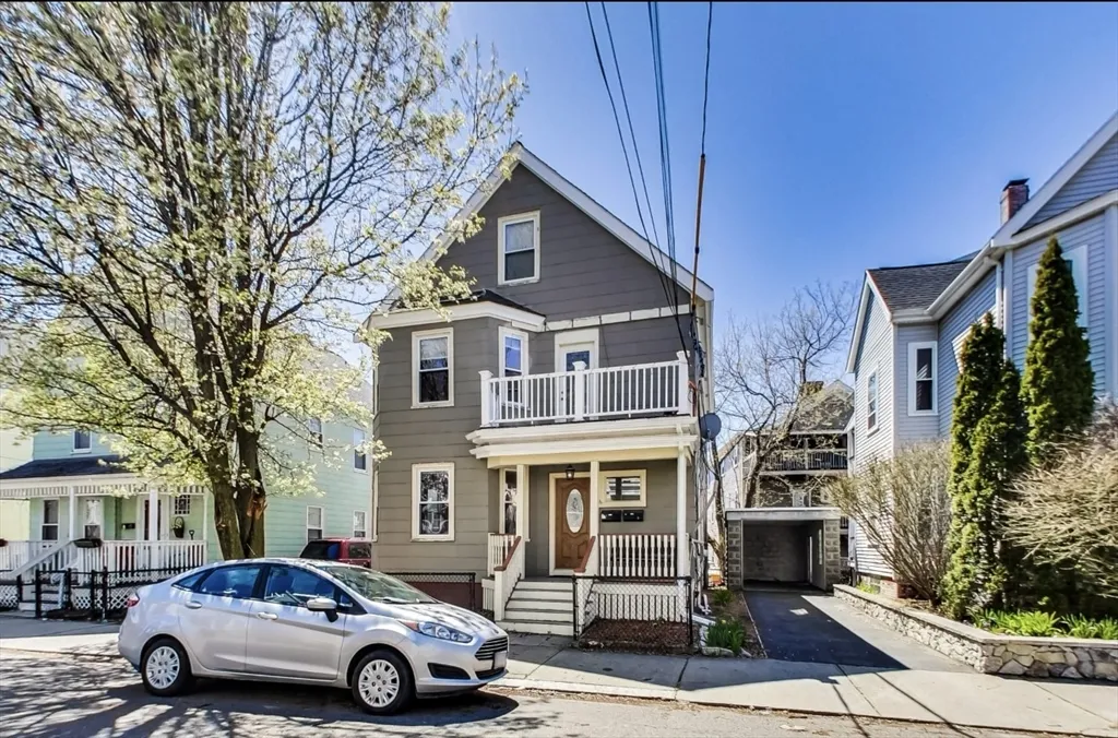 3 bed, 1 bath apartment for rent at 16 Cypress St Unit 1, Spring Hill — photo 2 of 21