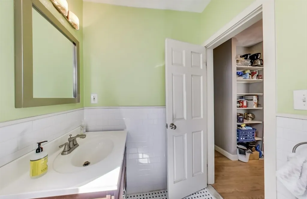3 bed, 1 bath apartment for rent at 16 Cypress St Unit 1, Spring Hill — photo 12 of 21