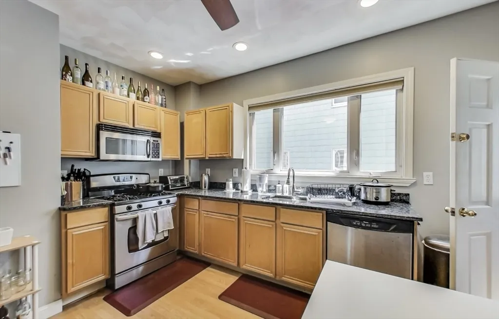 3 bed, 1 bath apartment for rent at 16 Cypress St Unit 1, Spring Hill — photo 11 of 21