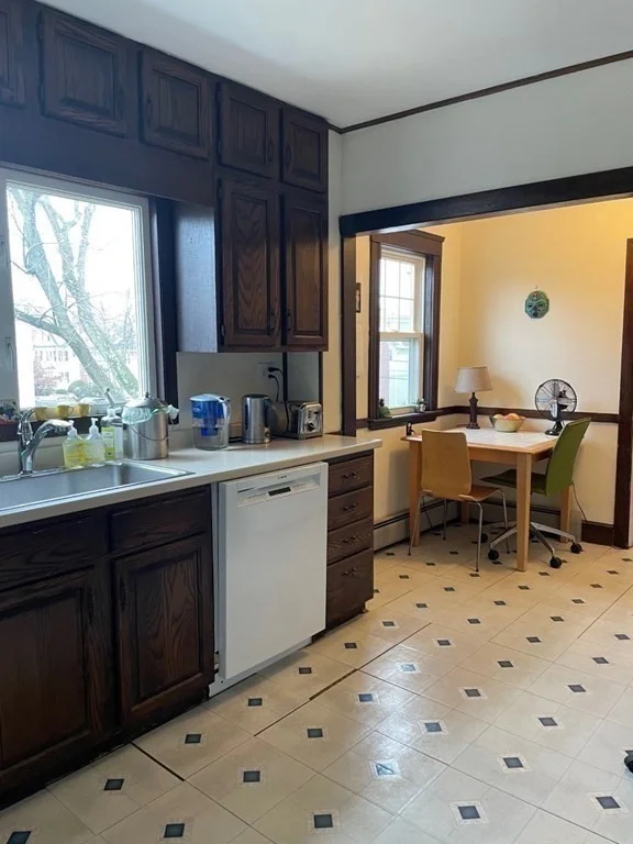 3 bed, 1 bath apartment for rent at 16 Dalton Rd Unit 16, Belmont — photo 10 of 12