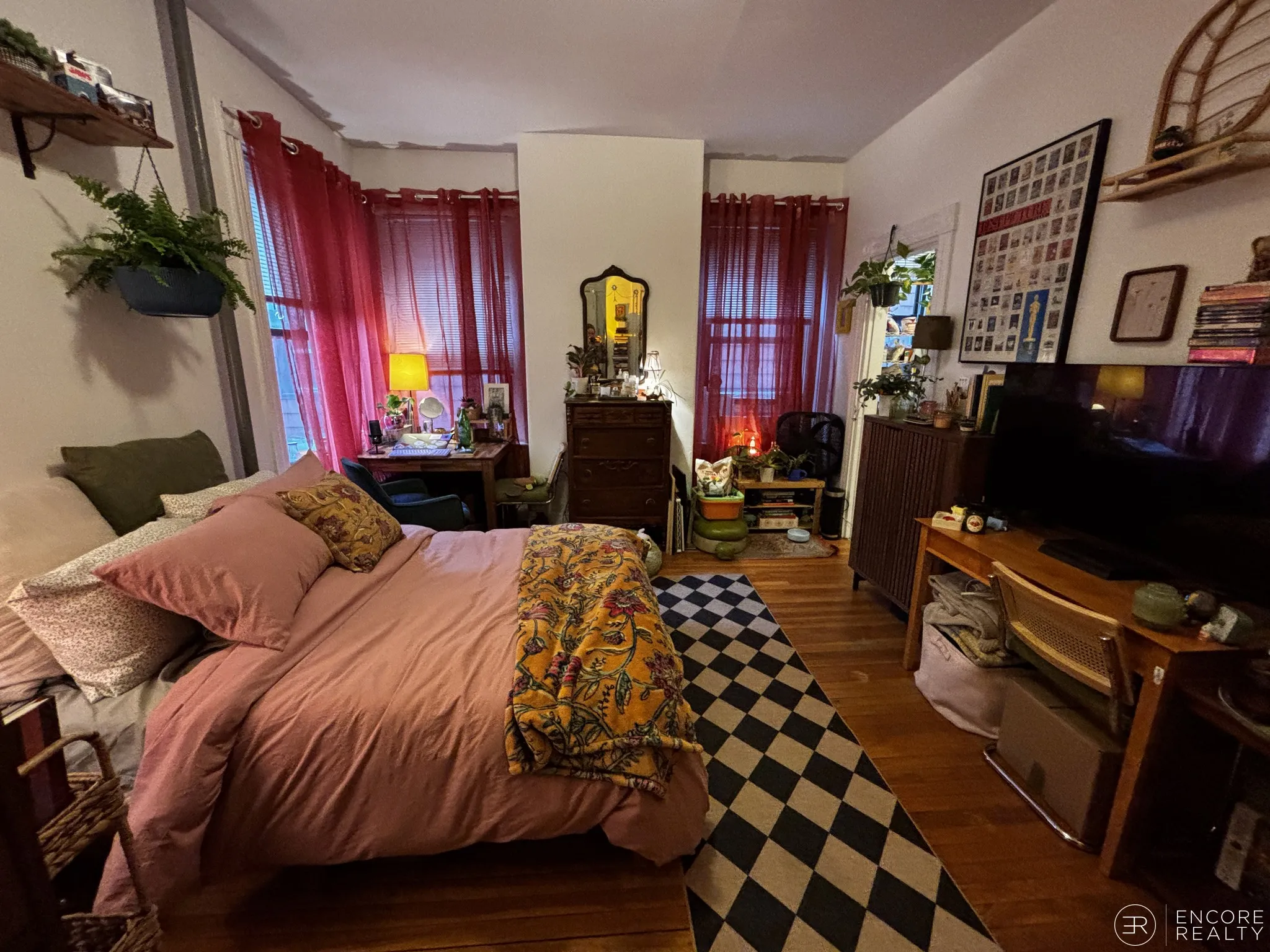 Studio bed, 1 bath apartment for rent at 16 Davis Ave Unit 3, Emerson Gardens — photo 3 of 12