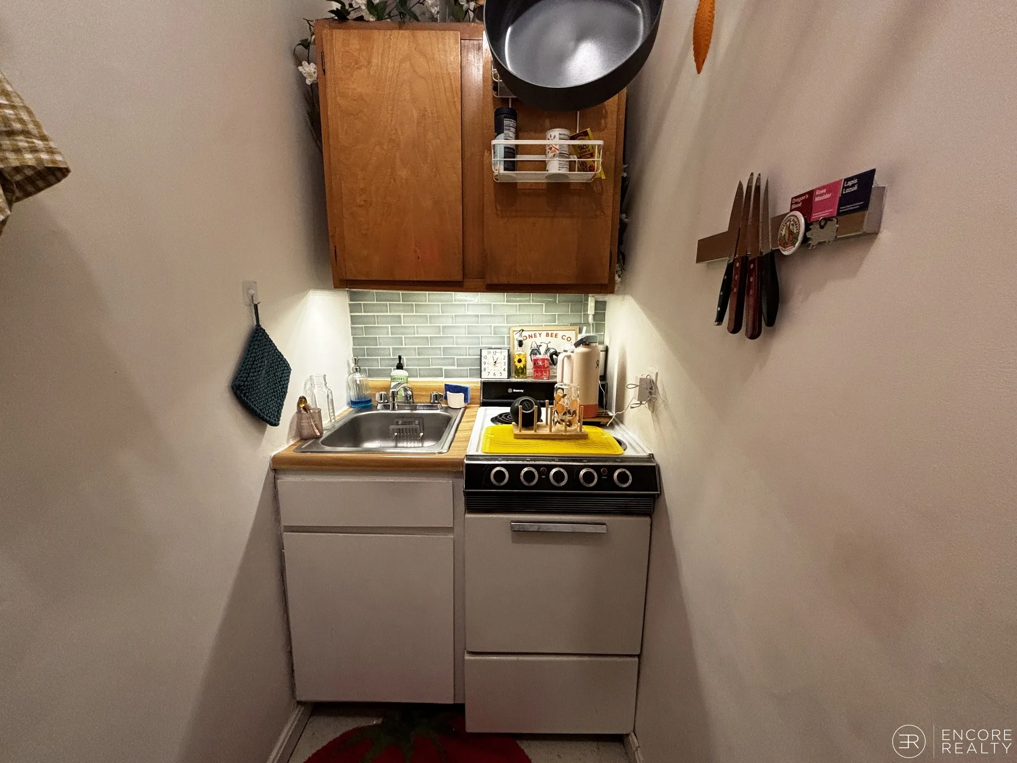 Studio bed, 1 bath apartment for rent at 16 Davis Ave Unit 3, Emerson Gardens — photo 7 of 12