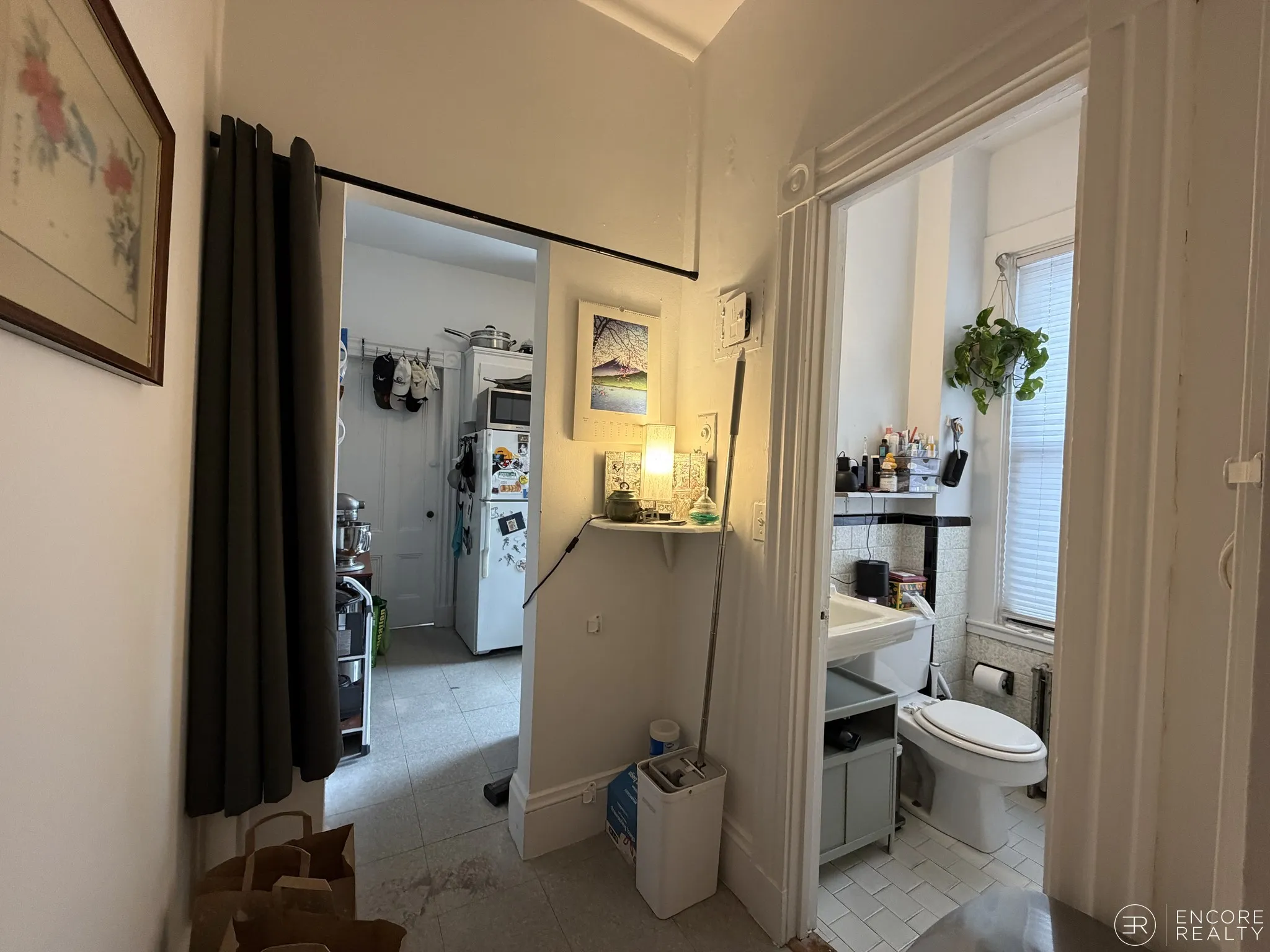 2 bed, 1 bath apartment for rent at 16 Davis Ave Unit 4, Emerson Gardens — photo 6 of 22