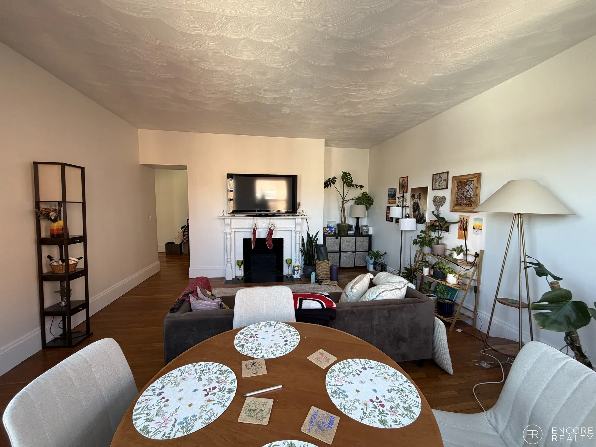 1 bed, 1 bath apartment for rent at 16 Davis Ave Unit 8, Emerson Gardens — photo 2 of 18