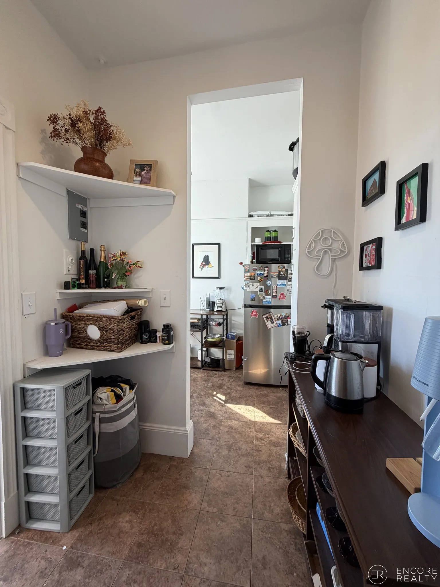 1 bed, 1 bath apartment for rent at 16 Davis Ave Unit 8, Emerson Gardens — photo 11 of 18