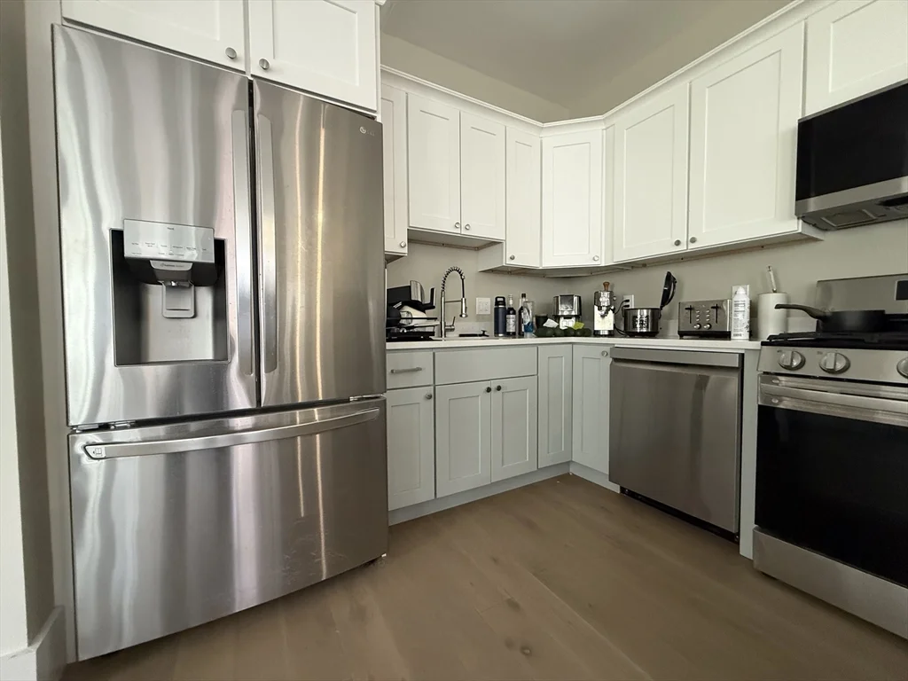 3 bed, 2 bath apartment for rent at 16 Delle Ave Unit 3, Mission Hill — photo 3 of 19