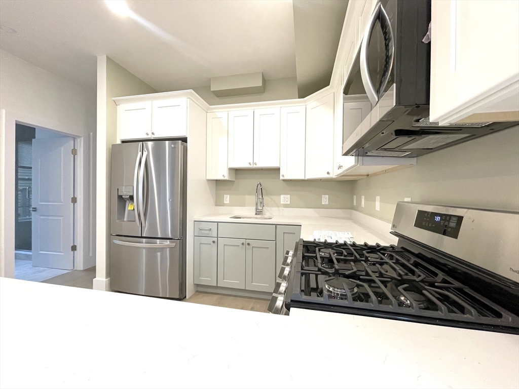 3 bed, 2 bath apartment for rent at 16 Delle Ave Unit B, Mission Hill — photo 7 of 17
