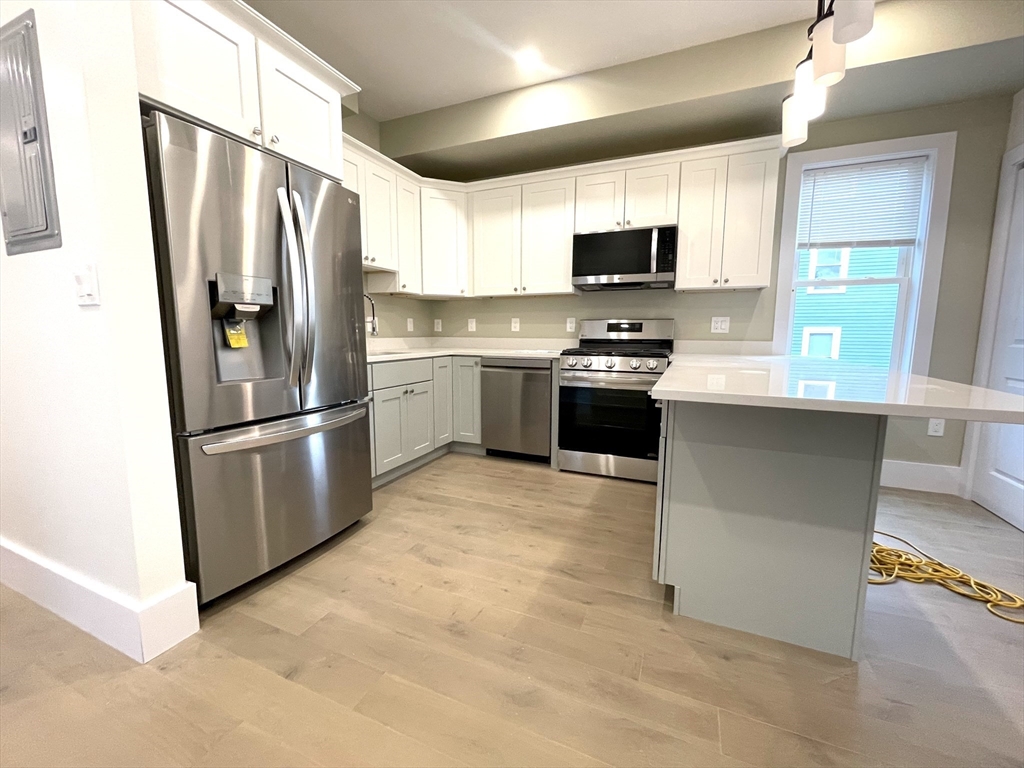 3 bed, 2 bath apartment for rent at 16 Delle Ave Unit B, Mission Hill — photo 5 of 17