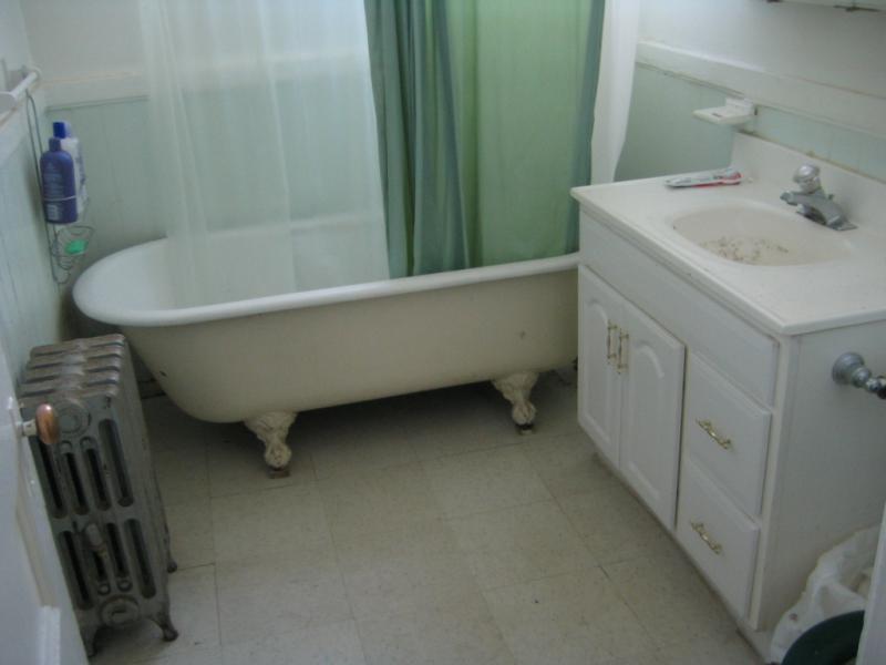 4 bed, 2 bath apartment for rent at 16 Dighton St Unit 1, Brighton — photo 15 of 19