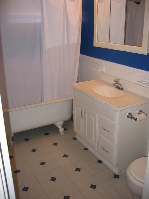 4 bed, 2 bath apartment for rent at 16 Dighton St Unit 1, Brighton — photo 2 of 19