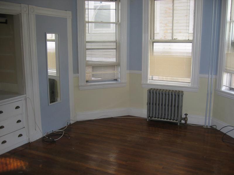 4 bed, 2 bath apartment for rent at 16 Dighton St Unit 1, Brighton — photo 13 of 19