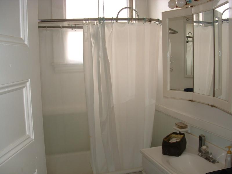 4 bed, 2 bath apartment for rent at 16 Dighton St Unit 1, Brighton — photo 5 of 19
