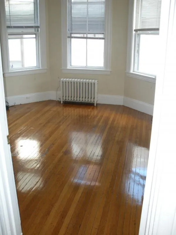 4 bed, 2 bath apartment for rent at 16 Dighton St Unit 2, Brighton — photo 6 of 7
