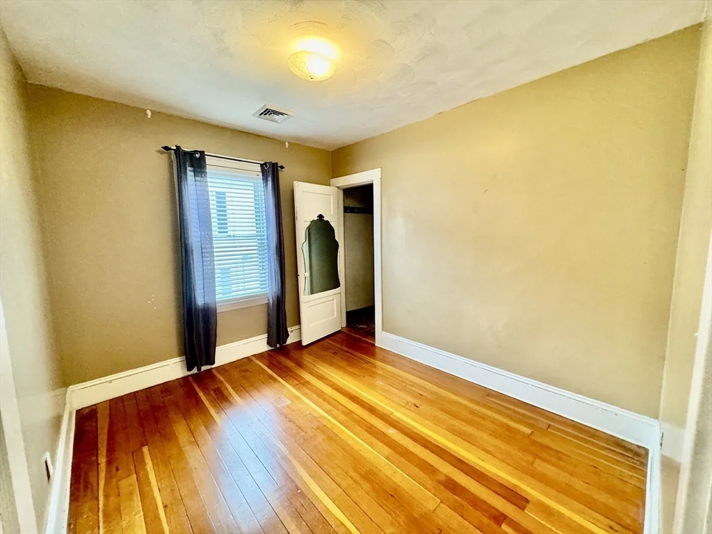 3 bed, 1 bath apartment for rent at 16 Dover St Unit 2nd fl, East Fairhaven — photo 13 of 19
