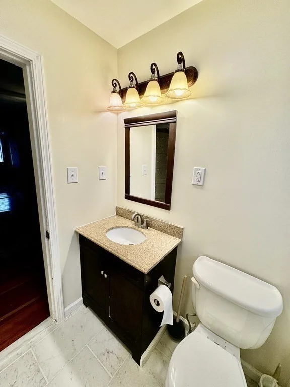 3 bed, 1 bath apartment for rent at 16 Dover St Unit 2nd fl, East Fairhaven — photo 9 of 19